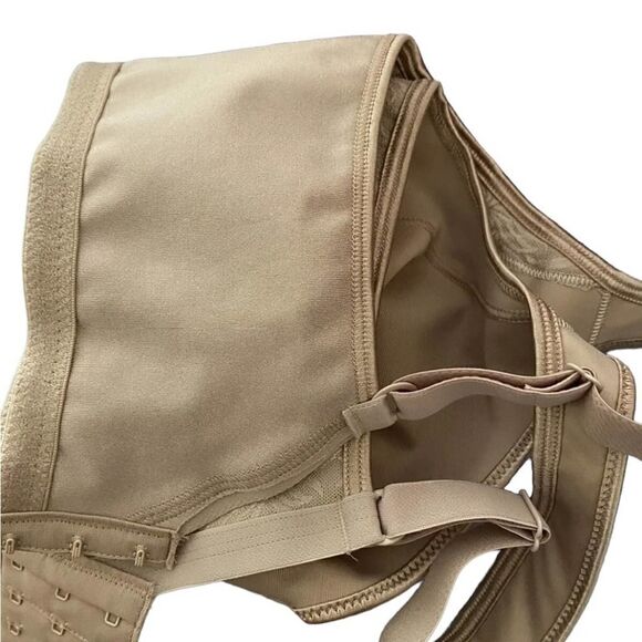 NEW Playtex® Bra: 18 Hour Seamless Smoothing Full-Figure Bra 4049 Beige 44D - Picture 4 of 9